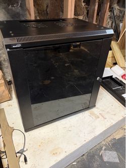 Navepoint 12U Wallmount rack