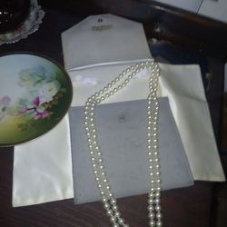 Vintage Wyndham Leigh  Opera Length Pearls - Original Case