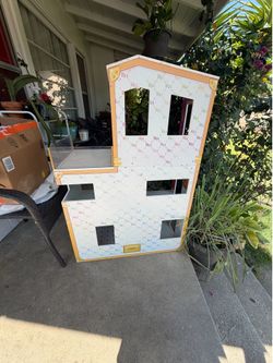 Rainbow high doll house