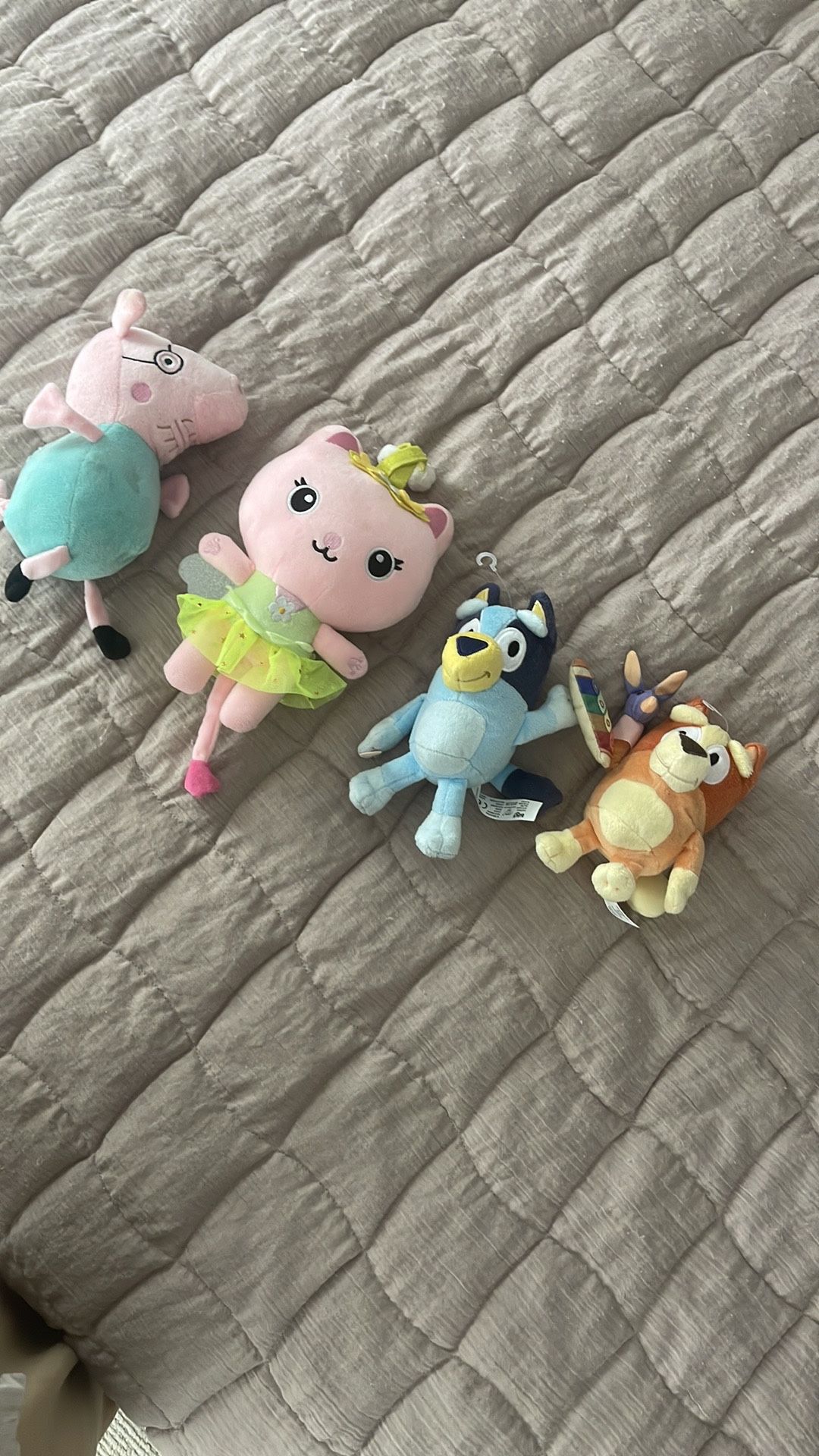 Plus Toy Set . Daddy Pig, Bluey ,