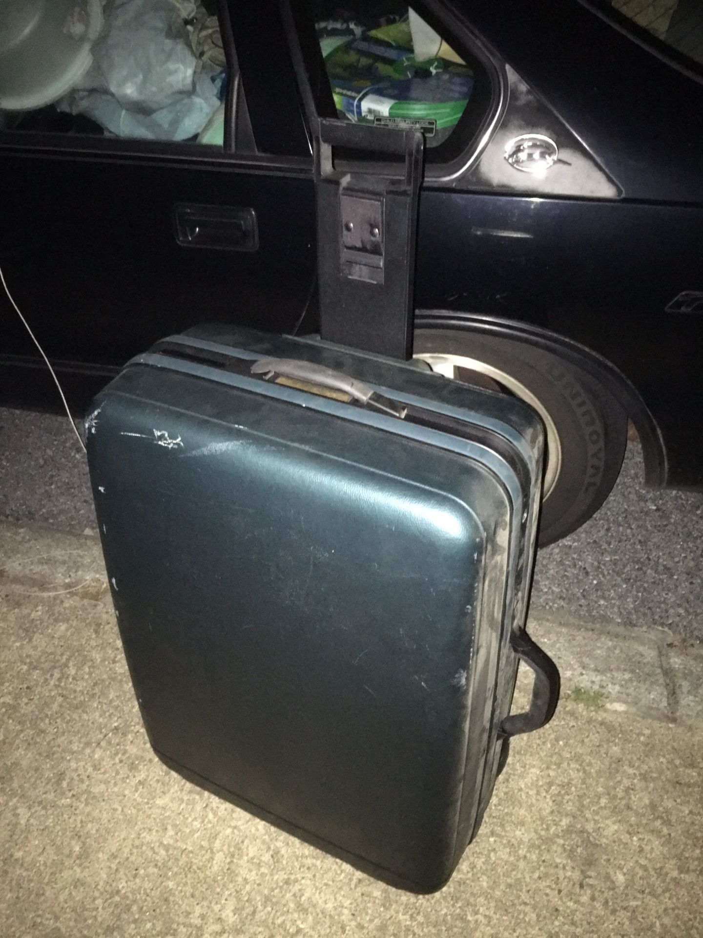 Hard Suetcases with wheels & handle only 20 Firm