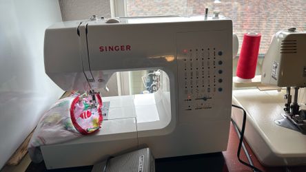 Máquina Singer 7442