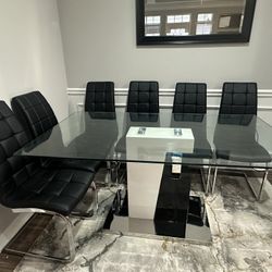 Beautiful Modern Dining Table 