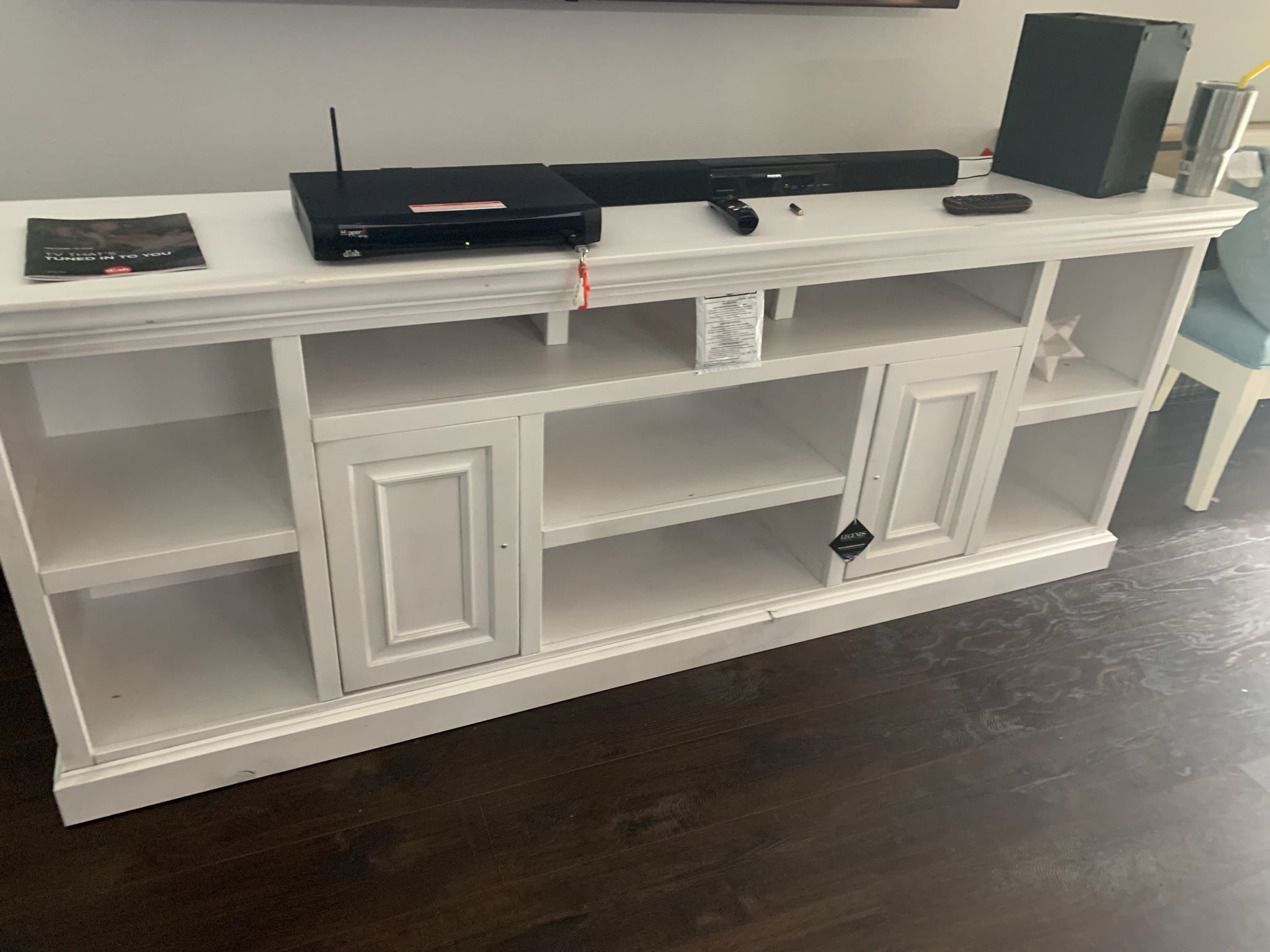 TV ENTERTAINMENT STAND