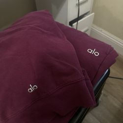 Alo Burgundy Set