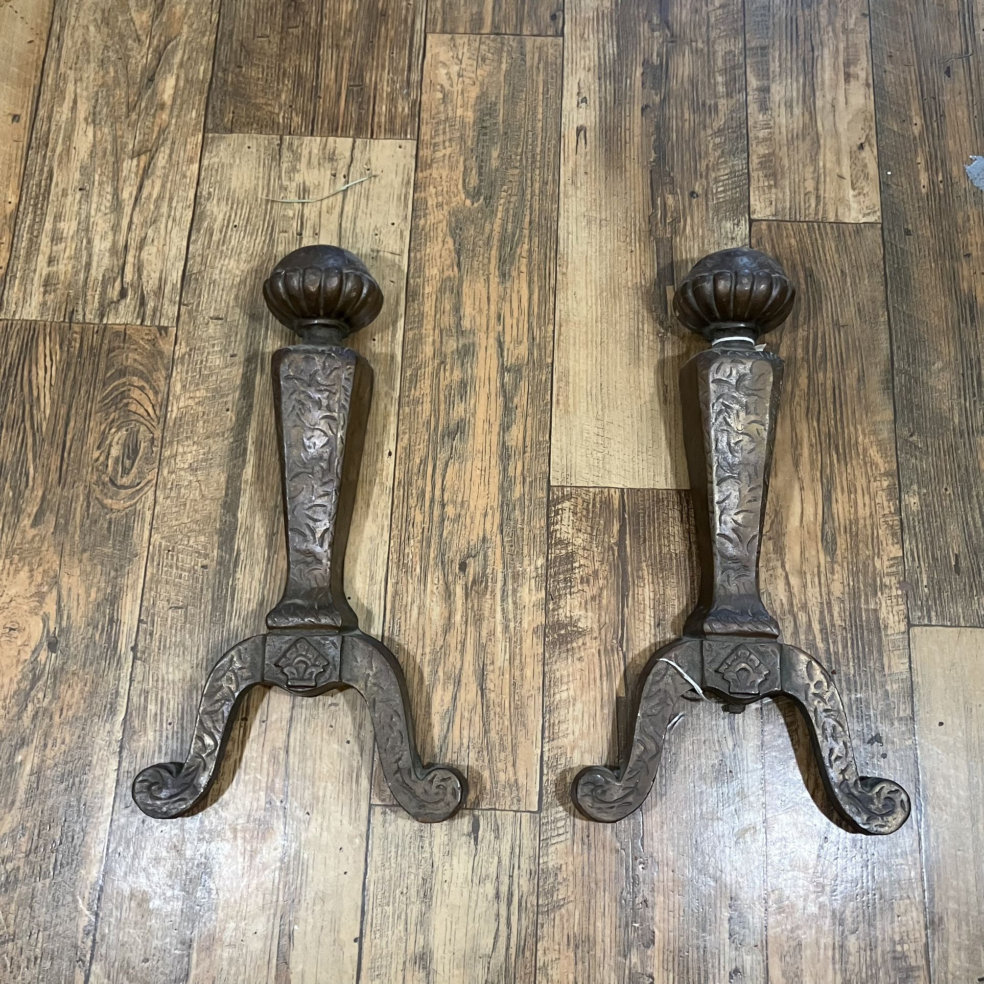 ANTIQUE SOLID CAST BRASS FIREPLACE ANDIRONS SET