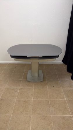 Dining room table for sale!