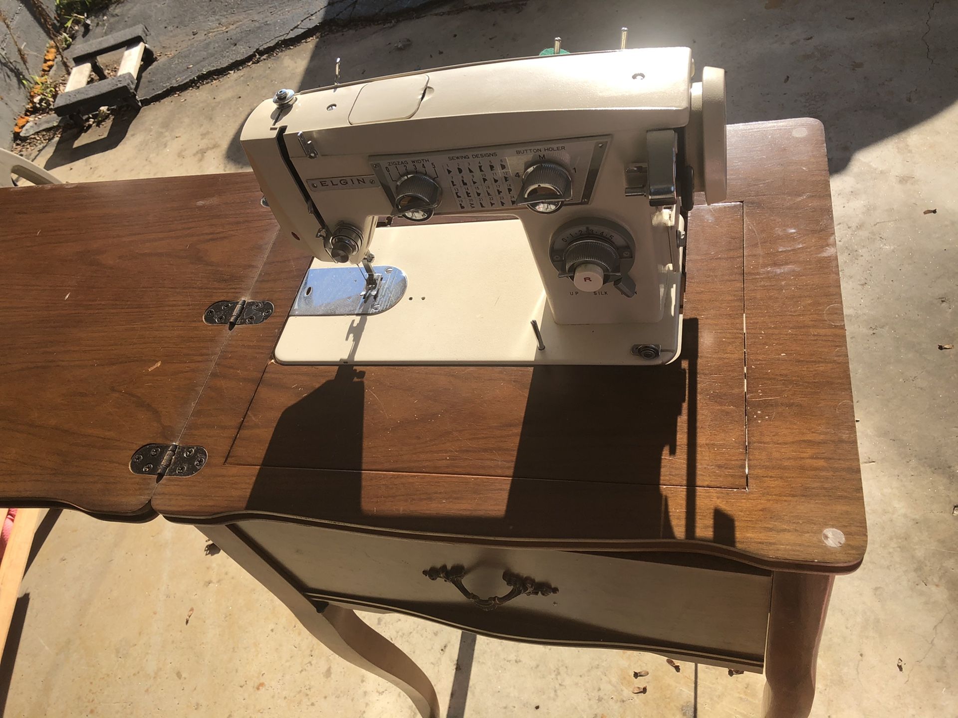 Vintage Elgin Sewing Machine model 2468 With Wood Case for Sale in