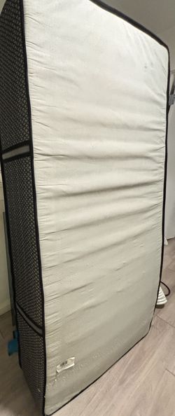 Twin Pillow Top Mattress No Animals No Smoke 