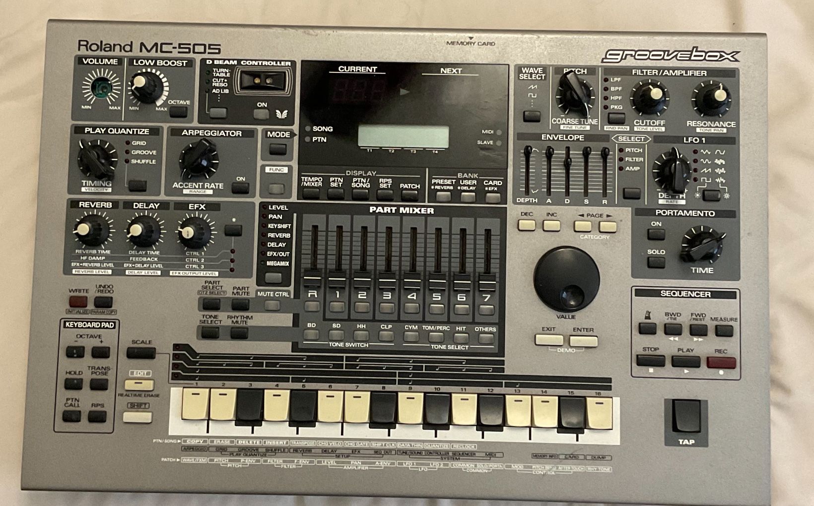 Roland MC-505 Groovebox EXCELLENT