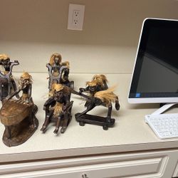 Coleccion De muñecos En Madera