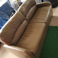 Couch futon - Great Condition! 
