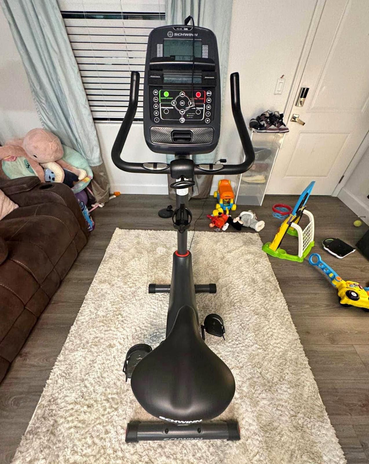 Schwinn 130 Upright Exercise Bike – Excellent Condition!