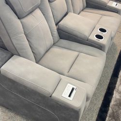 Next Gen Durapella Gray Power Reclining Loveseat /P