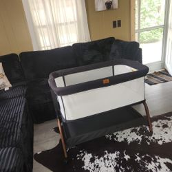 BRAND NEW BASSINET