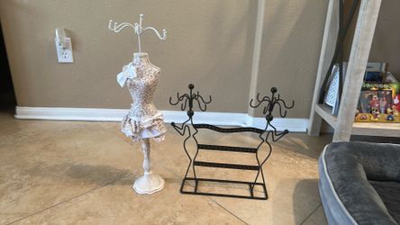 Jewelry stand