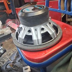 Like New 12 Sub Duel Voice Coil 800 Watts 1200 Peak