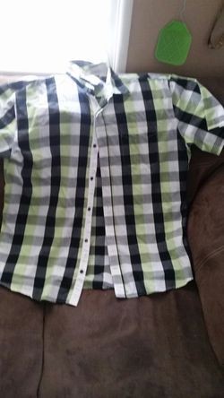 Size 2x button up T-shirts