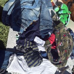 bag of clothes size 3-4t