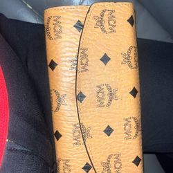 MCM Woman’s Wallet 