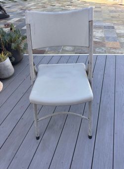 Costco plastic folding chairs (lot of 17)