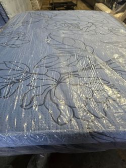 Queen Mattress Still in Plastic Wrap new