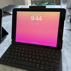 iPad 8 generation + keyboard