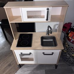 Toy Kitchen 