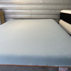 Queen Sizes Mattress And Box Spring 
