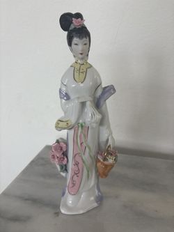 Vintage Porcelain Geisha Figurine 