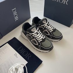 Dior Sneaker With Box New 