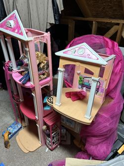 Barbie Houses With Lots Of Accessories!