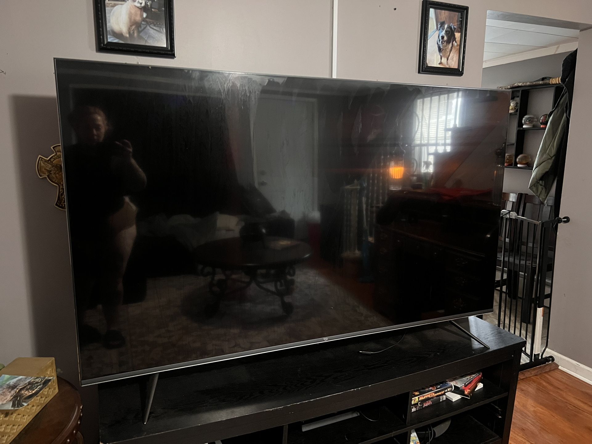 Amazon Fire TV 75" Omni Series, 4K UHD smart TV with Dolby Vision, hands-free with Alexa