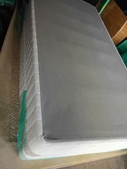 Twin Matress And Box Spring Excellent Condition 