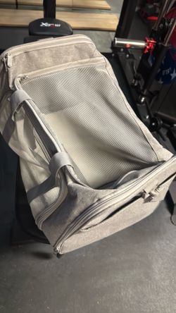 Pet carrier