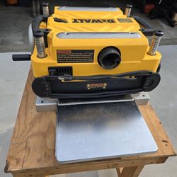 13" Dewalt Planer