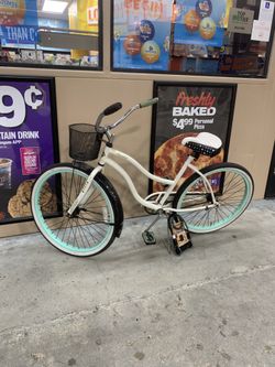 White Huffy Cruiser Bike W U Lock 