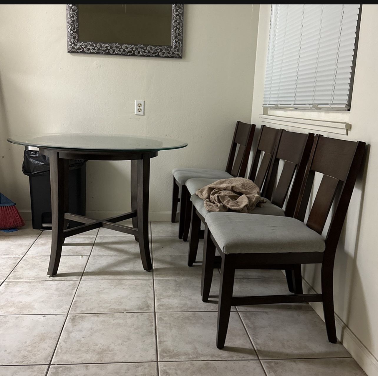 Dinning Set Chairs Only Needs A Cleaning