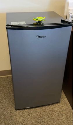 Midea Mini Fridge
