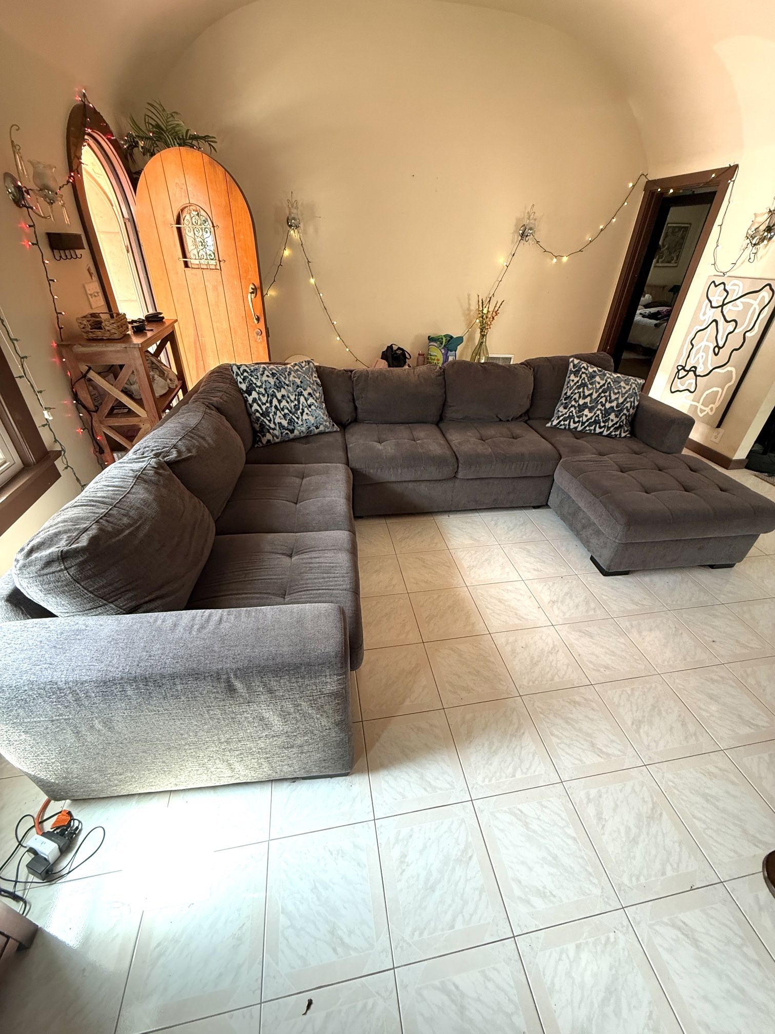 Sectional Sofa With Chase And Storage