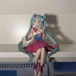 Vocaloid Hatsune Miku Flower Girl figurine