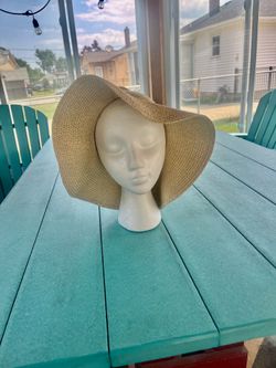 Target wide brim sun hat