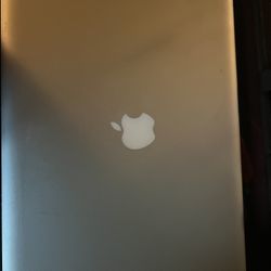 **SEND ME OFFERS** 2010 Macbook