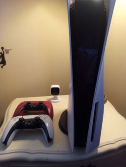 Ps 5 Console and 2 controller included
