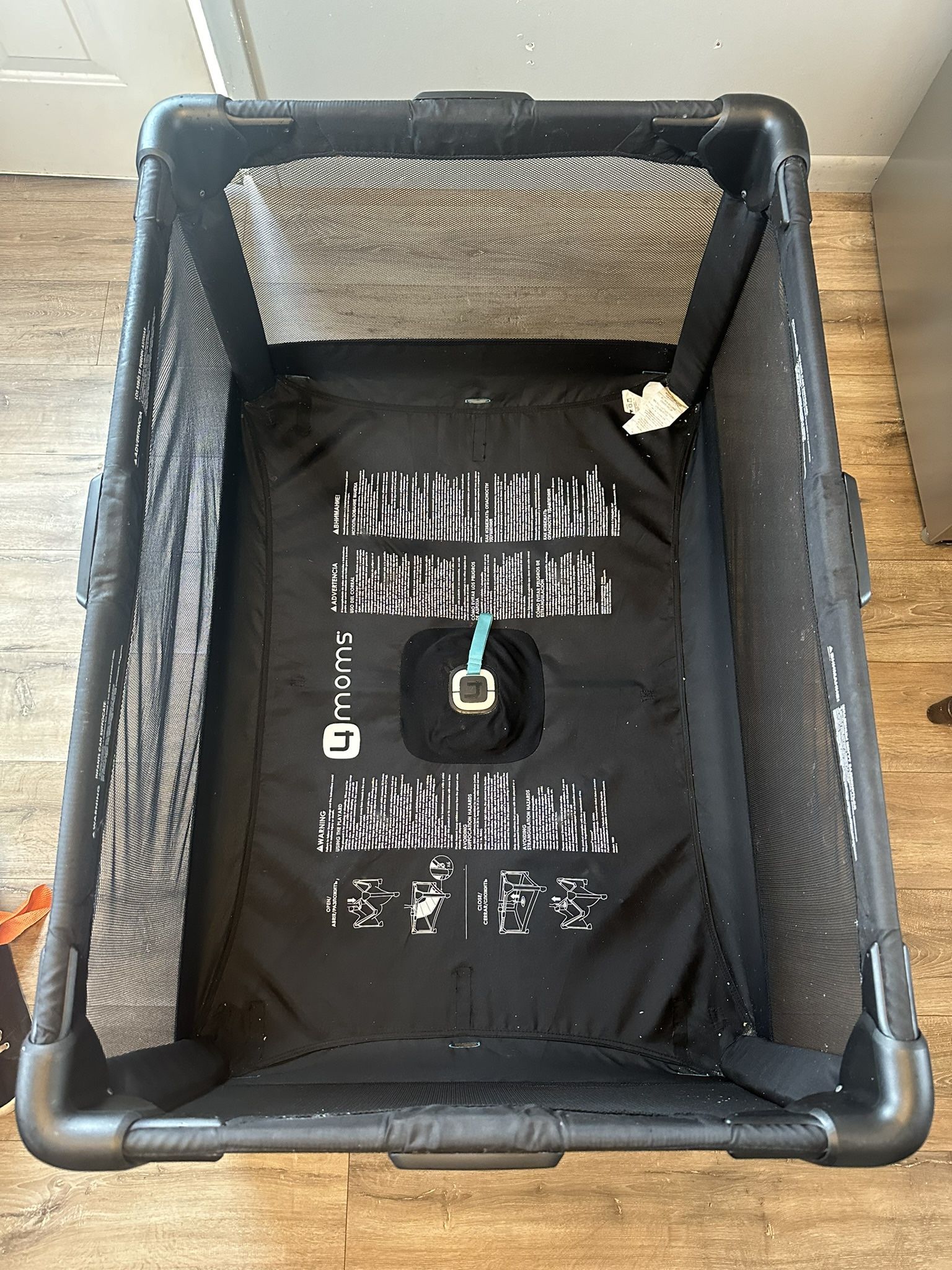 4moms Play yard/ bassinet