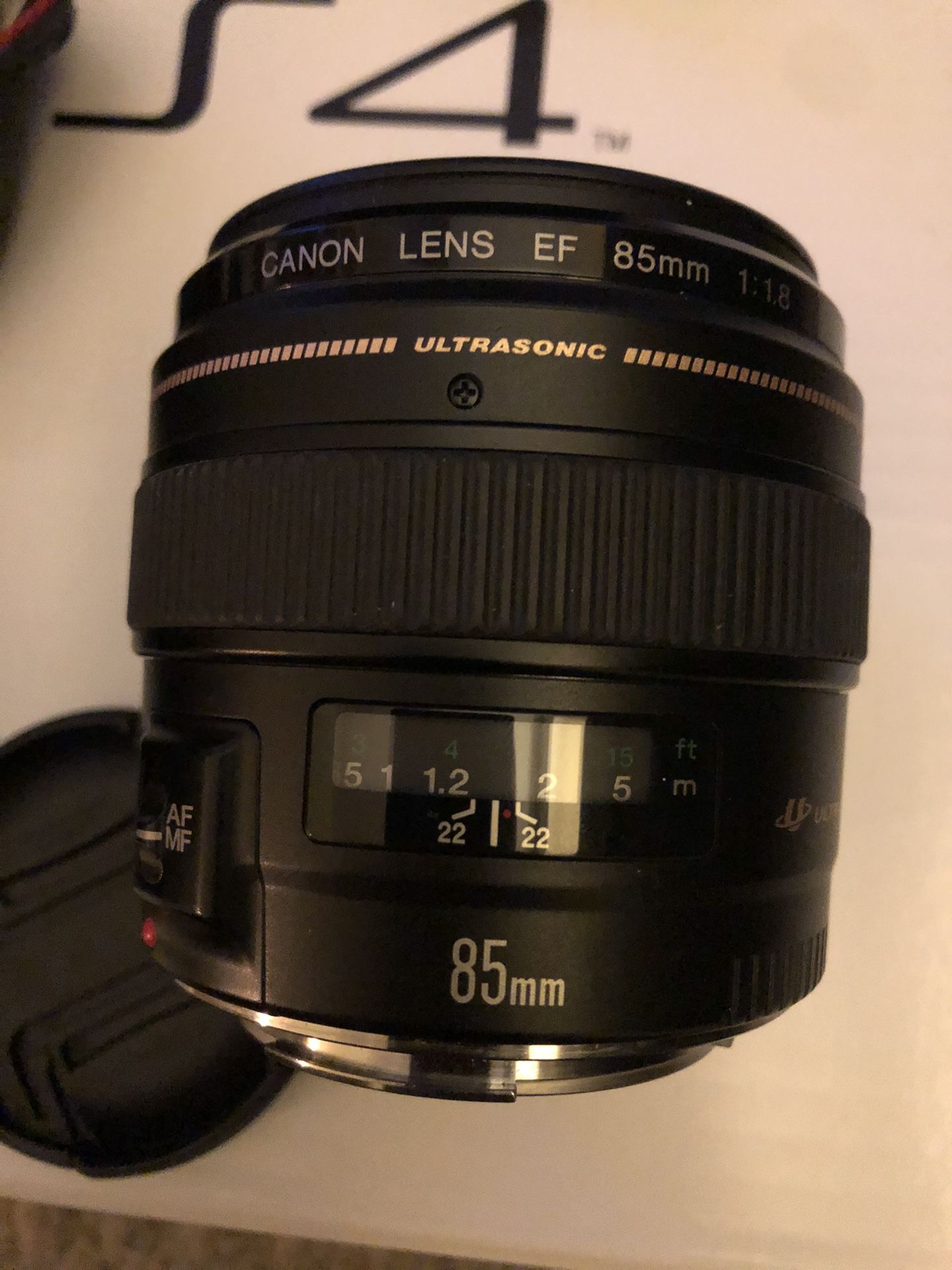 Canon 85mm 1.8 lens