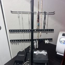 jewelry holder
