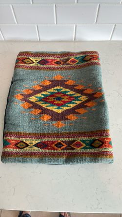 Hand woven wool pillowcase with zipper