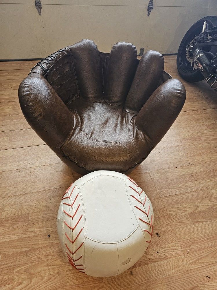 Childs Baseball Glove Chair