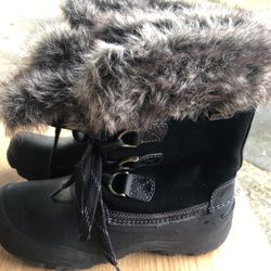 Khombu Slope Black Faux Fur Winter Boots Size 7M